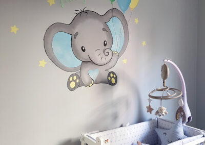 Pintura en habitación infantil elefante bebé con nombre en Jerez Cádiz