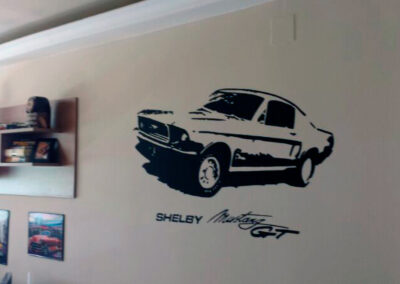 Pintura mural en salón, coche Mustang GT Shelby, Jerez, Cádiz