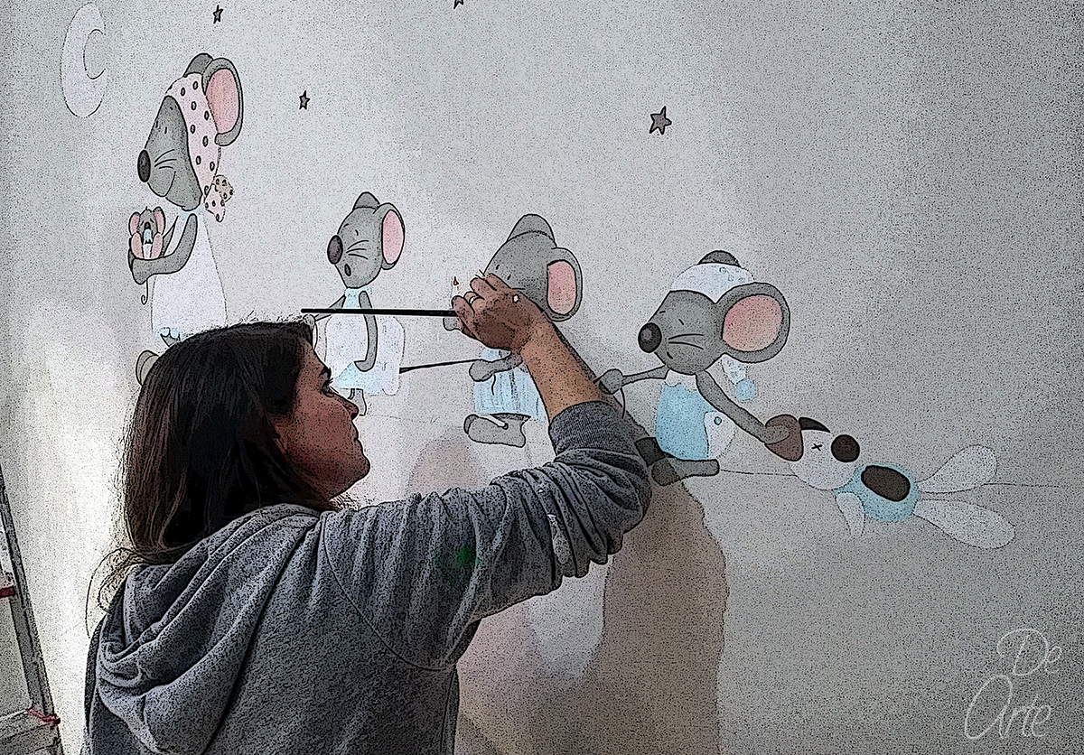 Alexandra Ferrera De Arte pintando pintura mural habitacion infantil Jerez